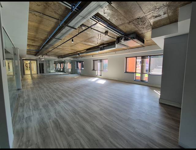 262M² OFFICE TO LET IN WOODMEAD
